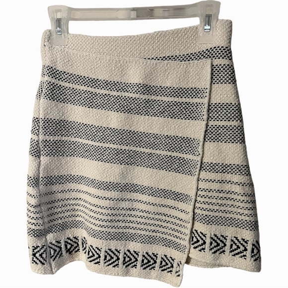 A Zara Knit skirt in size small - Picture 6 of 7